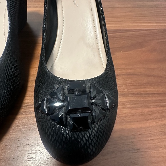 BCBG Generation Blk Wedges, Size 8.5, Jewel Detail - Picture 2 of 5